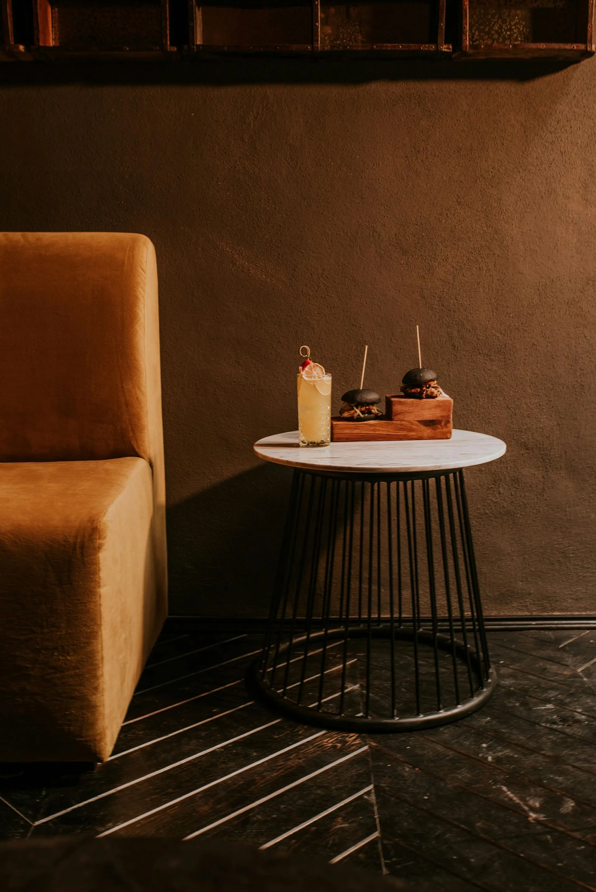 Refined hotel interior with quiet luxury natural materials